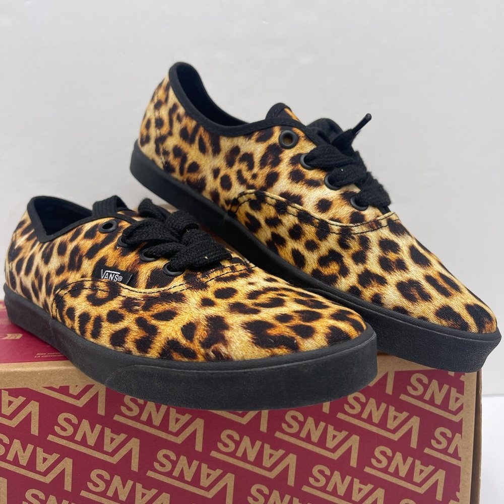 Vans Men’s Authentic Lowpro Sneakers 
Leopard 
Lifestyle, Low Profile - Picture 5 of 16